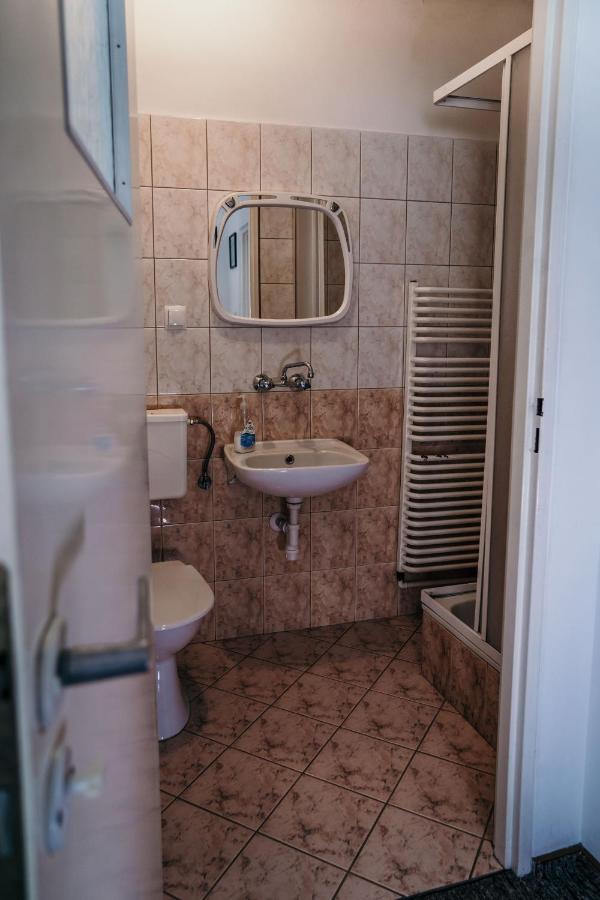 Miedzynarodowe Schronisko Mlodziezowe Ptsm Szarotka Hostel Zakopane Luaran gambar