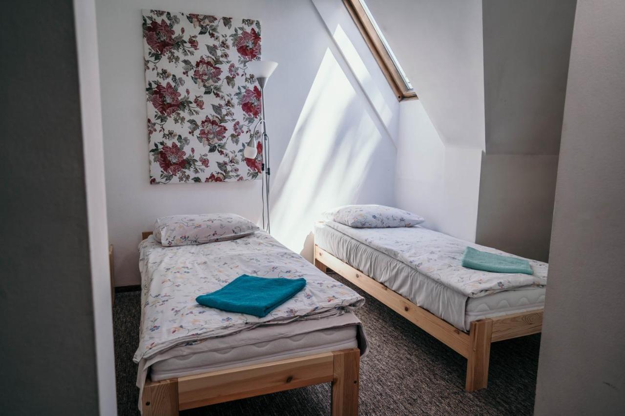 Miedzynarodowe Schronisko Mlodziezowe Ptsm Szarotka Hostel Zakopane Luaran gambar