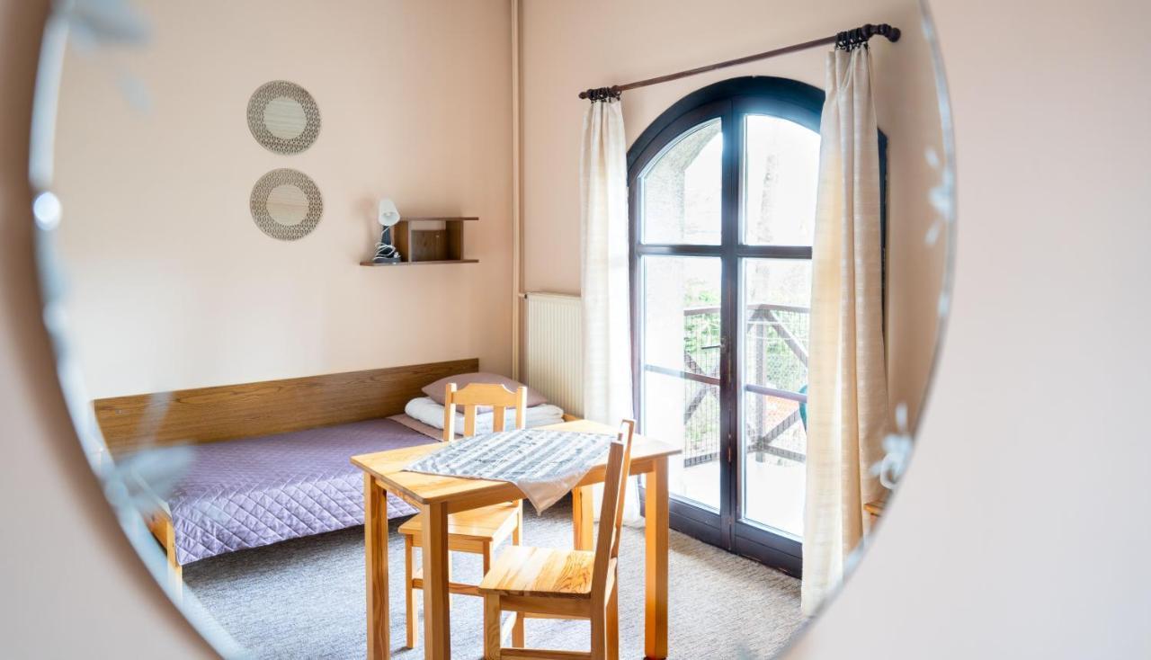 Miedzynarodowe Schronisko Mlodziezowe Ptsm Szarotka Hostel Zakopane Luaran gambar