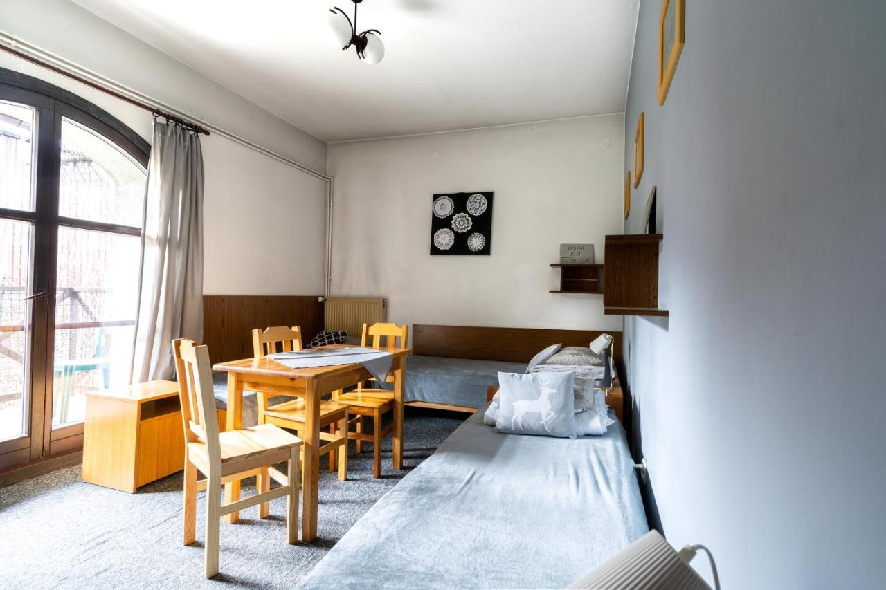 Miedzynarodowe Schronisko Mlodziezowe Ptsm Szarotka Hostel Zakopane Luaran gambar