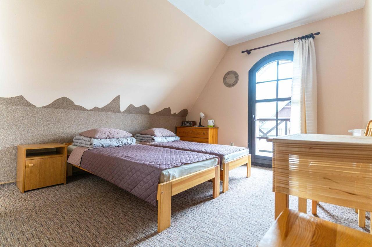 Miedzynarodowe Schronisko Mlodziezowe Ptsm Szarotka Hostel Zakopane Luaran gambar
