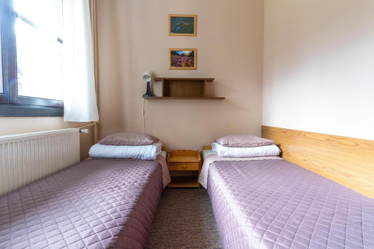 Miedzynarodowe Schronisko Mlodziezowe Ptsm Szarotka Hostel Zakopane Luaran gambar