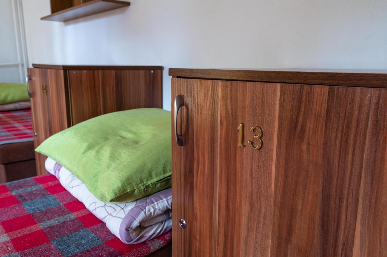 Miedzynarodowe Schronisko Mlodziezowe Ptsm Szarotka Hostel Zakopane Luaran gambar