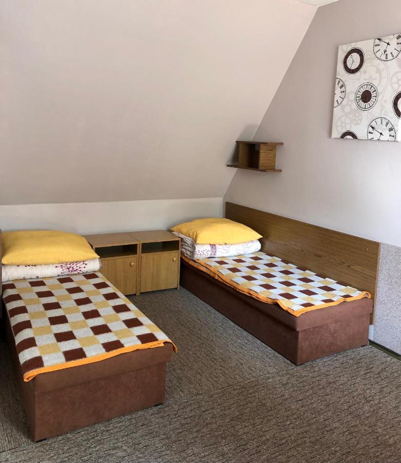 Miedzynarodowe Schronisko Mlodziezowe Ptsm Szarotka Hostel Zakopane Luaran gambar