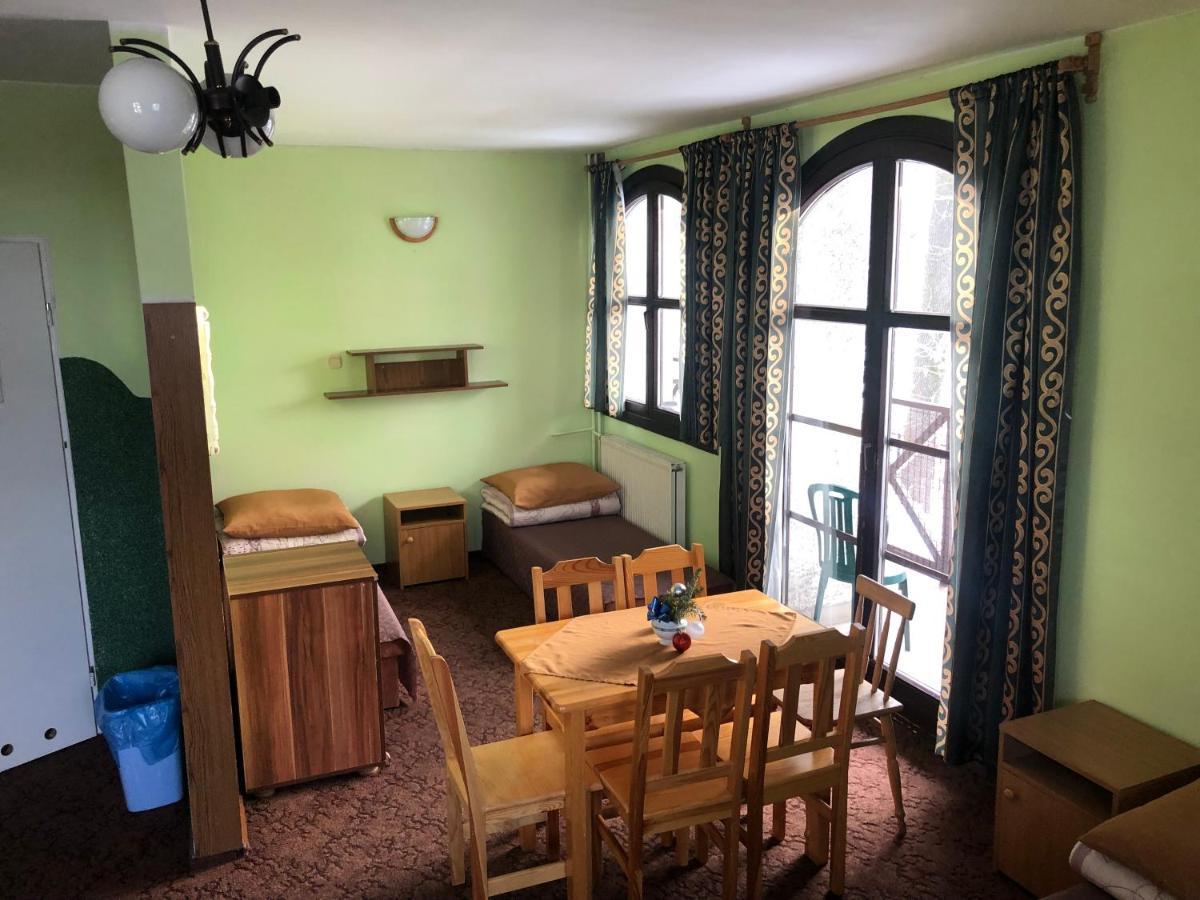 Miedzynarodowe Schronisko Mlodziezowe Ptsm Szarotka Hostel Zakopane Luaran gambar