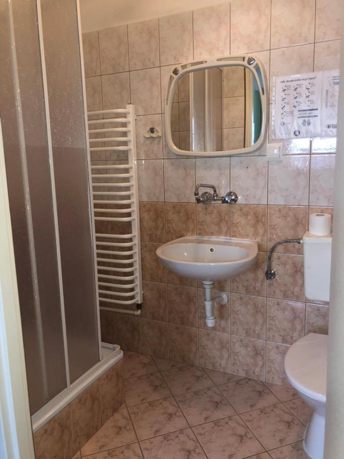 Miedzynarodowe Schronisko Mlodziezowe Ptsm Szarotka Hostel Zakopane Luaran gambar