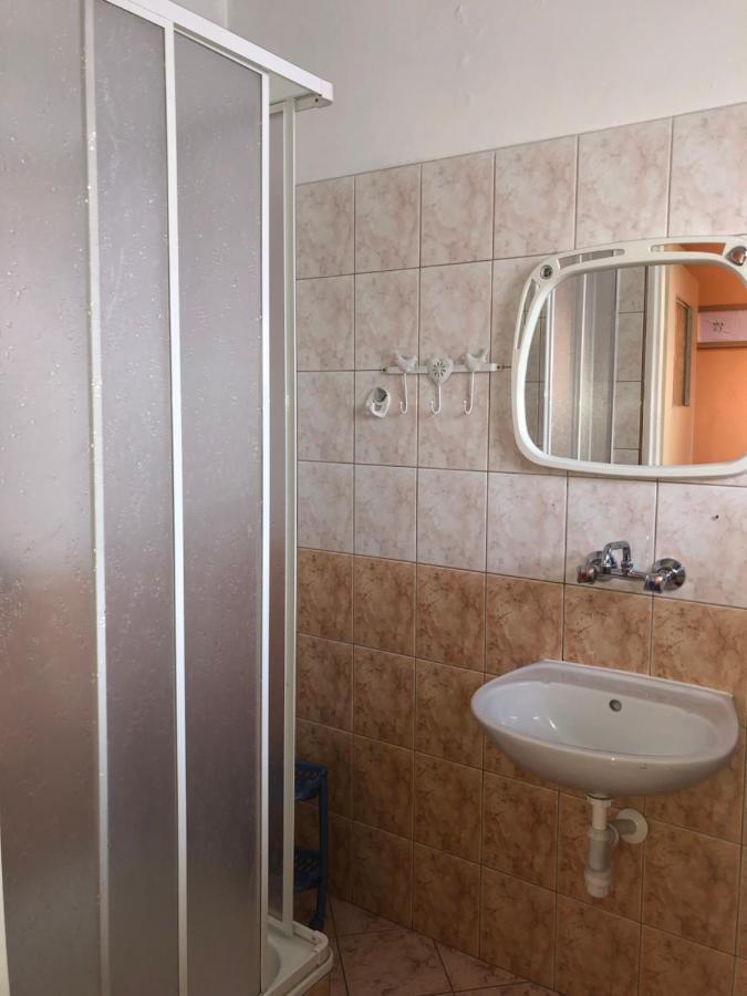 Miedzynarodowe Schronisko Mlodziezowe Ptsm Szarotka Hostel Zakopane Luaran gambar